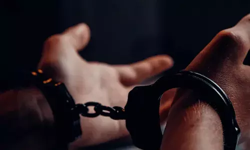 പ്രായപൂര്‍ത്തിയാകാത്ത വിദ്യാര്‍ഥിനികളെ മദ്യം നല്‍കിയ ശേഷം ശുചിമുറിയില്‍ കൊണ്ടുപോയി പീഡിപ്പിച്ച സംഭവം; മൂന്നു പേര്‍ അറസ്റ്റില്‍