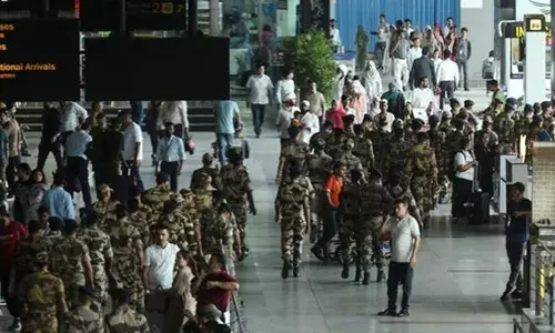 രാജ്യത്തെ മുഴുവന്‍ വിമാനത്താവളങ്ങളിലും സുരക്ഷ വര്‍ധിപ്പിച്ചു; കാര്‍ഗോ, ബാഗേജ് പരിശോധനയ്ക്ക് മേല്‍നോട്ടം വഹിക്കുക സിഐഎസ്എഫ്