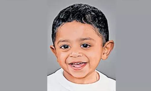 വീട്ടുമുറ്റത്ത് കളിച്ചു കൊണ്ടിരിക്കെ സ്വിമ്മിങ് പൂളില്‍ വീണ് രണ്ടു വയസ്സുകാരന് ദാരുണാന്ത്യം;  ജോര്‍ജ് രക്ഷിതാക്കള്‍ക്കൊപ്പം അയര്‍ലന്‍ഡില്‍ നിന്നും എത്തിയത് കഴിഞ്ഞ മാസം: നാലു ദിവസങ്ങള്‍ക്ക് മുന്‍പ് നടന്ന മാമോദിസ ചടങ്ങിന് പിന്നാലെ മരണം