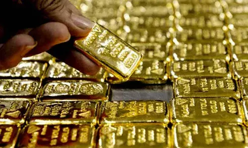 സ്വര്‍ണം കുഴമ്പ് രൂപത്തിലാക്കി ഡല്‍ഹിയിലേക്ക് കടത്താന്‍ ശ്രമം; കൊച്ചി സ്വദേശി കസ്റ്റംസ് പിടിയില്‍