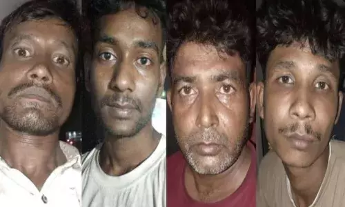 കഞ്ചാവ് കടത്തുന്നതായി രഹസ്യ വിവരം; പരിശോധനക്കെത്തിയ പോലീസ് സംഘം പിടിച്ചെടുത്തത് 24 കിലോ കഞ്ചാവ്; കടത്താൻ ശ്രമിച്ചത് സൈക്കിൾ പമ്പുകളിൽ കുത്തി നിറച്ച്; പശ്ചിമബംഗാൾ സ്വദേശികൾ  പിടിയിൽ