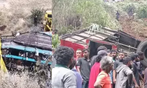 തീ‍ർത്ഥാടകരുമായി സഞ്ചരിച്ച ബസിന്റെ നിയന്ത്രണം മുഴുവൻ നഷ്ടപ്പെട്ടു; തെന്നിമാറി മലഞ്ചെരിവിലേക്ക് ഇടിച്ചുകയറി വൻ അപകടം;15 പേർക്ക് ദാരുണാന്ത്യം; നടുക്കും സംഭവം ശ്രീലങ്കയിൽ