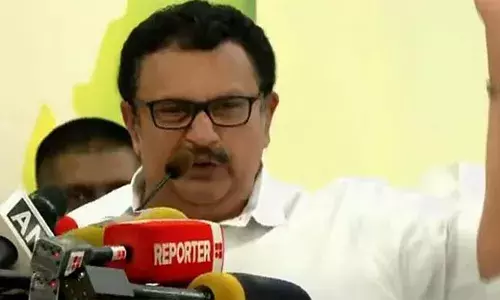 കെ സുധാകരന്‍ കണ്ടാല്‍ പരുക്കാനാണെന്ന് തോന്നുമെങ്കിലും ലോല ഹൃദയന്‍; പടിയിറങ്ങുന്നത് അഭിമാനത്തോടെ; പലതരക്കാര്‍ മേയ്ക്കാന്‍ കഴിഞ്ഞു; അടുത്ത നിയമസഭാ തെരഞ്ഞെടുപ്പില്‍ വിജയിച്ചുവരുന്ന ഒരു മുഖ്യമന്ത്രിയെ സ്വീകരിക്കാനുള്ള ഭാഗ്യം സണ്ണി ജോസഫിന് ഉണ്ടാകട്ടെ; കെ മുരളീധരന്‍