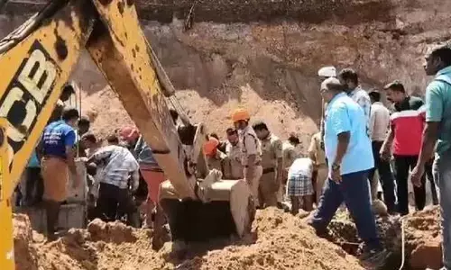 കാസര്‍കോട് ദേശീയപാത നിര്‍മാണത്തിനിടെ കുന്ന് ഇടിഞ്ഞുവീണു; 18കാരന് ദാരുണാന്ത്യം