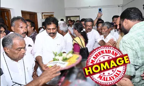 ഇരുളേറിയിട്ടും സ്നേഹാദരങ്ങളുടെ പ്രവാഹം; നാടും നാട്ടാരും ആദരാഞ്ജലി അര്‍പ്പിക്കാനൊഴുകിയെത്തി; പ്രിയപ്പെട്ടവനെ അവസാനമായി ഒരു നോക്ക് കാണാന്‍ എത്തിയവര്‍ തേങ്ങലടക്കാനാതെ വിങ്ങിപ്പൊട്ടി; പ്രാര്‍ഥനകളേറ്റു വാങ്ങി എം.ജി. കണ്ണന്‍ നിത്യതയിലേക്ക്