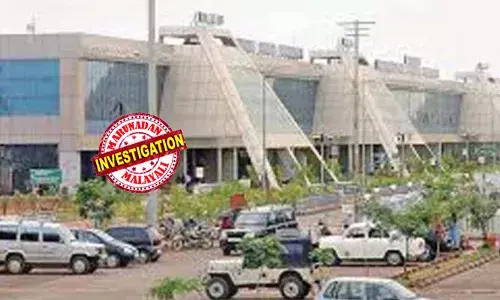 വെറുതെ കറങ്ങാനും ഫോട്ടോ എടുക്കാനും വിമാനത്താവളത്തില്‍ വന്നെന്ന് യുവാക്കളുടെ മറുപടി; ചോദ്യം ചെയ്തപ്പോള്‍ ചുരുളഴിഞ്ഞത് ലഹരിക്കടത്തിന്റെ കഥ; കരിപ്പൂരില്‍ നിന്നും കടത്തുകാരന്‍ നാടകീയമായി മുങ്ങി; കാര്‍ ഡ്രൈവറെ പിന്തുടര്‍ന്ന് പിടികൂടിയത് ഒന്‍പത് കോടിയുടെ ഹൈബ്രിഡ് കഞ്ചാവ്; രണ്ടുപേര്‍ അറസ്റ്റില്‍