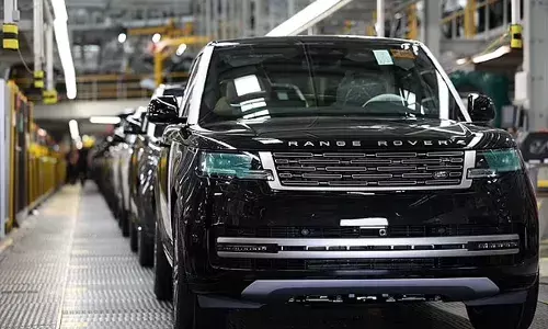 തൊട്ടതെല്ലാം പൊന്നാക്കിയ ടാറ്റയ്ക്ക് ബ്രിട്ടനിലും പിഴച്ചില്ല; റിക്കോര്‍ഡ് ലാഭവുമായി ലാന്‍ഡ്റോവര്‍ - ജാഗ്വര്‍ കമ്പനികള്‍