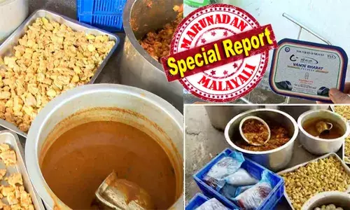 കൊച്ചി കടവന്ത്രയില്‍ പഴകിയ ഭക്ഷണം പിടികൂടി; ഈച്ചയാര്‍ക്കുന്ന നിലയില്‍ ഭക്ഷണം പിടികൂടിയത് വന്ദേഭാരത് അടക്കമുള്ള ട്രെയിനുകളില്‍ വിതരണം ചെയ്യാനിരിക്കെ; വന്ദേഭാരതിന്റെ സ്റ്റിക്കര്‍ പതിച്ച ഭക്ഷണ പൊതികളും ഇവിടെ നിന്നും കണ്ടെത്തി; സ്ഥാപനം അടച്ചുപൂട്ടുമെന്ന് ആരോഗ്യ വിഭാഗം ഉദ്യോഗസ്ഥര്‍