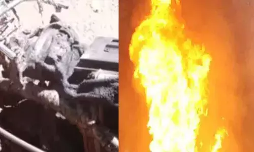 ഓടിക്കൊണ്ടിരിക്കെ പുക ഉയർന്നു; വണ്ടി നിർത്തിയതും തീആളിക്കത്തി; കണ്ണൂരിൽ ഇലക്ട്രിക് സ്‌കൂട്ട‍ർ കത്തിയെരിഞ്ഞു; യാത്രക്കാരൻ രക്ഷപ്പെട്ടത് തലനാരിഴയ്ക്ക്