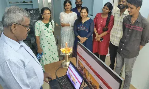 ഓണ്ലൈന് മാധ്യമങ്ങളുടെ പങ്ക് അനിവാര്യം: ഡോ. ബി. ജയകൃഷ്ണന് ഓണ്ലൈന് മാധ്യമങ്ങളുടെ പങ്ക് അനിവാര്യം: ഡോ. ബി. ജയകൃഷ്ണന്