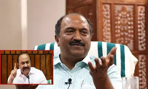 ഒരു കൊല്ലമായി ശമ്പളമില്ലാതെ തദ്ദേശ വകുപ്പിലെ നോൺ ഗസറ്റഡ് ജീവനക്കാർ; പ്രശ്നം പരിഹരിക്കാൻ  ഇടപെടണം; ധനകാര്യ മന്ത്രിക്ക് കത്ത്  നൽകി പ്രതിപക്ഷ നേതാവ്