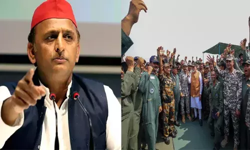 അദ്ദേഹത്തിന് ഫോട്ടോ എടുക്കുന്നത് ഹോബി; മിസൈലുകള്‍ അത് സെൽഫി പോയന്‍റുകൾ അല്ല; അതിർത്തികൾ സുരക്ഷിതമല്ലെന്നും വിമർശനം; വിവാദ പരാമർശവുമായി അഖിലേഷ് യാദവ്