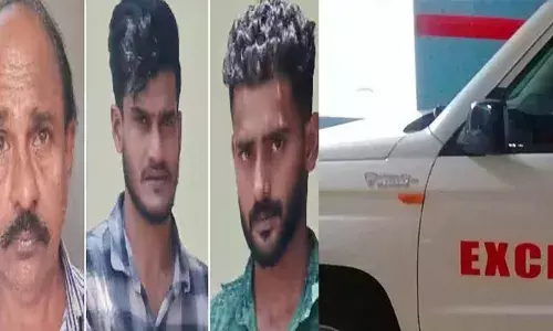 സ്കൂട്ടറിന്റെ പോക്കിൽ സംശയം; പിടിച്ചുനിർത്തി പരിശോധിച്ചതും കുടുങ്ങി; മൂന്ന് പേരെ പൊക്കി എക്സൈസ്; 3 കിലോയോളം കഞ്ചാവ് പിടിച്ചെടുത്തു