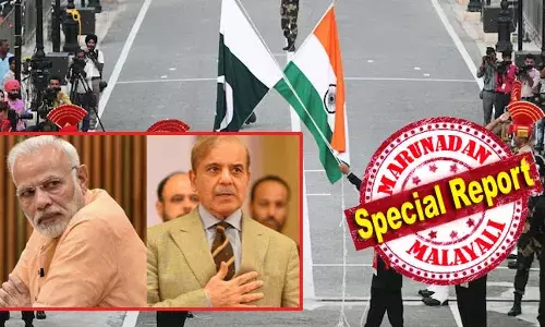 മുട്ടുമടക്കി വെള്ളക്കൊടിയുമായി പാക്കിസ്ഥാന്‍; സിന്ധു നദീജലം ഇല്ലാതെ മുമ്പോട്ട് പോകാനാകില്ലെന്ന് ഷഹ്ബാസ് ഷെരീഫ് തിരിച്ചറിഞ്ഞു; ഡിജിഎംഒ ചര്‍ച്ചയക്കും പൂര്‍ണ്ണ സന്നദ്ധര്‍; രക്തവും ജലവും ഒരുമിച്ചൊഴുകില്ലെന്ന നയതന്ത്ര നിലപാട് നിര്‍ണ്ണായകമാകുന്നു; ഇന്ത്യയുടെ കാലു പിടിച്ച് വെള്ളം ഉറപ്പിക്കാനുള്ള പാക് ശ്രമം വിജയിക്കുമോ? മസൂദ് അസര്‍ അടക്കമുള്ള കൊടുംഭീകരരെ പാക്കിസ്ഥാന്‍ കൈയ്യൊഴിയുമോ?