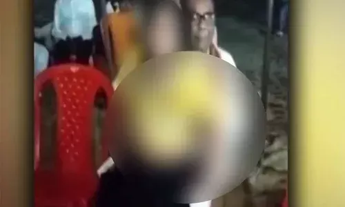 നര്‍ത്തകിയെ മടിയിലിരുത്തി ലാളിക്കുന്ന വീഡിയോ സൈബറിടങ്ങളില്‍ വൈറലായി; ഉത്തര്‍പ്രദേശില്‍ ബിജെപി നേതാവ് പാര്‍ട്ടി പുറത്താക്കി