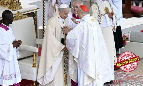 ദൈവസ്‌നേഹത്തിന്റെ വഴിയില്‍ നിങ്ങള്‍ക്കൊപ്പം നടക്കാന്‍ ആഗ്രഹിക്കുന്നു;  സ്‌നേഹവും ഐക്യവും പ്രധാനം;  പത്രോസിന്റെ പിന്‍ഗാമിയായി സഭയുടെ അമരത്ത് ലെയോ പതിനാലാമന്‍ മാര്‍പാപ്പ; സ്ഥാനാരോഹണ ചടങ്ങുകള്‍ പുരോഗമിക്കുന്നു