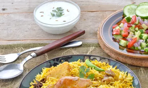 ബിരിയാണിക്കൊപ്പം സാലഡ് കിട്ടിയില്ല; കൊല്ലത്ത് കല്യാണ വീട്ടില്‍ കേറ്ററിങ് തൊഴിലാളികള്‍ തമ്മില്‍ത്തല്ലി; നാല് പേര്‍ക്ക് പരിക്ക്