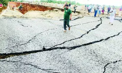 ദേശീയപാതയുടെ നിര്‍മ്മാണത്തില്‍ വിള്ളല്‍ കണ്ടെത്തിയതിനെ തുടര്‍ന്ന് സംസ്ഥാനത്തെ വിവിധ ജില്ലകളില്‍ പ്രതിഷേധവും സംഘര്‍ഷവും; ആശങ്ക കൂട്ടി റോഡ് തകരലുകള്‍