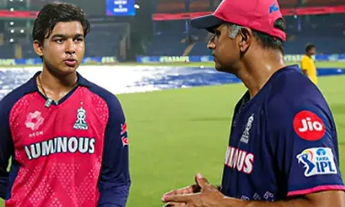 ആ സെഞ്ചറിക്കു ശേഷം ഞാന്‍ തിരിച്ചുവരുമ്പോള്‍ എന്റെ ഫോണില്‍ അഞ്ഞൂറിലധികം മിസ്ഡ് കോളുകള്‍;  നാല് ദിവസത്തേക്ക് ഫോണ്‍ സ്വിച്ച് ഓഫ് ചെയ്തു വച്ചു;  ദ്രാവിഡിന്റെ ചോദ്യത്തിന് വൈഭവ് സൂര്യവംശിയുടെ മറുപടി ഇങ്ങനെ