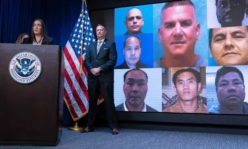 8 കുടിയേറ്റക്കാരെ നാടുകടത്തിയതില്‍ ഡിഎച്ച്എസ് കോടതി ഉത്തരവ് ലംഘിച്ചതായി ജഡ്ജി