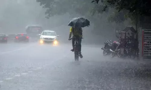 അറബിക്കടലില്‍ ന്യൂനമര്‍ദം രൂപപ്പെട്ടു;കേരളത്തില്‍ മൂന്ന് ദിവസത്തിനുള്ളില്‍ കാലവര്‍ഷം;സംസ്ഥാനത്ത് ഇന്ന് മുതല്‍ അഞ്ച് ദിവസം വ്യാപക മഴയ്ക്ക് സാധ്യത: 12 ജില്ലകളില്‍ യെല്ലോ അലേര്‍ട്ട്