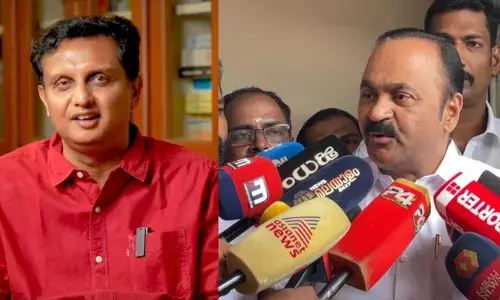 ദേശീയ പാതയില്‍ വിള്ളലുള്ള ഭാഗത്ത് പോയി മന്ത്രി മുഹമ്മദ് റിയാസ് റീല്‍സ് എടുത്താല്‍ കുറേക്കൂടി മനോഹരമാകും; ക്രെഡിറ്റ് ഏറ്റെടുത്ത് എട്ടുകാലി മമ്മൂഞ്ഞ് ചമയാന്‍ ശ്രമിച്ചപ്പോഴാണ് നാലാം വാര്‍ഷികത്തില്‍ ദേശീയപാത പൊളിഞ്ഞുവീണത്; ഡി.പി.ആറില്‍ മാറ്റം വരുത്താന്‍ ആരാണ് ഇടപെട്ടതെന്ന് കണ്ടെത്തണമെന്നും വി ഡി സതീശന്‍