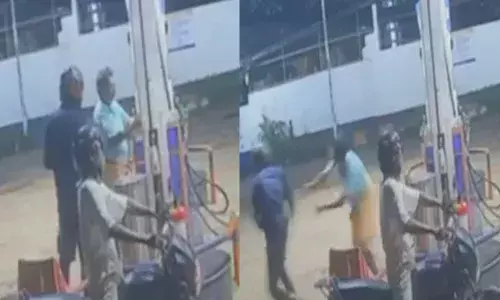 പെട്രോൾ പമ്പുകളിൽ മോഷണം; ബൈക്കിലെത്തിയ സംഘം പണം കവർന്നു; ദൃശ്യങ്ങൾ പുറത്ത്; ഞെട്ടിപ്പിക്കുന്ന സംഭവം നെയ്യാറ്റിൻകരയിൽ
