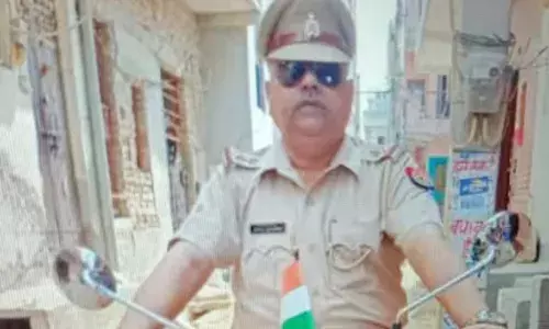 ഗാസിയാബാദില്‍ കൊടുങ്കാറ്റും ശക്തമായ മഴയും; എ സി പി ഓഫിസിന്റെ മേല്‍ക്കൂര തകര്‍ന്ന് സബ് ഇന്‍സ്‌പെക്ടര്‍ മരിച്ചു