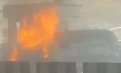 ദുബായ് അന്താരാഷ്ട്ര വിമാനത്താവളത്തില്‍ പാര്‍ക്ക് ചെയ്ത കാറിന് തീപിടിച്ചു; ഉടന്‍ തീയണച്ചു സിവില്‍ ഡിഫന്‍സ് സംഘം