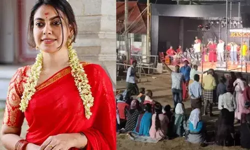 ഗാനമേളയ്ക്ക് കൈയടിച്ച് ഡാന്‍സ് ചെയ്ത പെണ്‍കുട്ടികളോട് ഗുണ്ടായിസം; ചുട്ടമറുപടിയുമായി അനുശ്രീ; നമ്മുടെ അവകാശങ്ങളെ ചോദ്യം ചെയ്താല്‍ അത് എത്ര വല്യ ഗുണ്ട ആയാലും പ്രതികരിക്കുമെന്ന് നടി