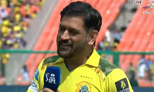 പ്രകടനമാണ് മാനദണ്ഡമെങ്കില്‍ ചിലര്‍ 22ാം വയസില്‍ കളി നിര്‍ത്തേണ്ടി വരും; ഐപിഎല്‍ വിരമിക്കലിനെ കുറിച്ച് പ്രതികരണവുമായി ധോണി