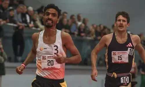 അവസാന ലാപ്പില്‍ ബഹ്റൈന്‍ താരത്തെ മറികടന്ന് മുന്നേറ്റം; 10,000 മീറ്ററില്‍ സ്വര്‍ണമണിഞ്ഞ് ഗുല്‍വീര്‍ സിങ്; ഏഷ്യന്‍ അത്ലറ്റിക് ചാമ്പ്യന്‍ഷിപ്പില്‍ മെഡല്‍വേട്ടയ്ക്ക് തുടക്കമിട്ട് ഇന്ത്യ