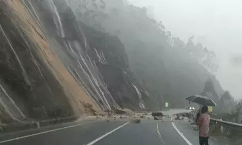 ശക്തമായ കാറ്റും മഴയും തുടരുന്നു; ഗ്യാപ് റോഡില്‍ രാത്രി യാത്രാ നിരോധനം മെയ് 30വരെ