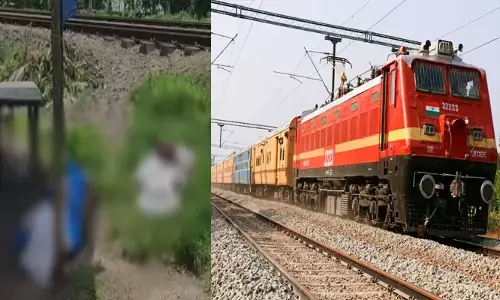 ബൈക്ക് റോഡ് വശത്ത് പാർക്ക് ചെയ്തു; ട്രാക്കിലേക്ക് നടന്നെത്തി; പിന്നാലെ യുവാവും വിദ്യാർത്ഥിനിയും ട്രെയിനിന് മുന്നിൽ ചാടി മരിച്ചു; ചിന്നിച്ചിതറിയ നിലയിൽ ശരീര ഭാഗങ്ങൾ; സംഭവം ആലപ്പുഴയിൽ