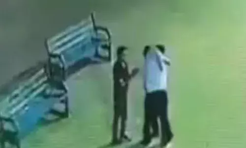 പാർക്കിങ് ഏരിയയെ ചൊല്ലി തർക്കം; പിന്നാലെ ഫ്ലാറ്റ് സെക്രട്ടറിയുടെ മുഖത്തടിച്ചു; കവിളിൽ പിടിച്ച് മൂക്ക് കടിച്ച് പറിച്ച് യുവാവ്; ദൃശ്യങ്ങൾ പുറത്ത്; കേസെടുത്ത് പോലീസ്