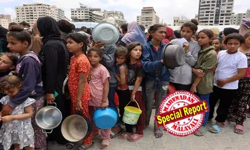 ട്രക്ക് തട്ടിയെടുത്ത 20 പേരെ കൊന്നുകളഞ്ഞെന്ന് ഹമാസ്; നാടകമെന്നും കൊന്നത് വീഡിയോ പ്രചരിപ്പിച്ചവരെയെന്നും ഇസ്രയേല്‍; കൊള്ളക്ക് പിന്നില്‍ സാധാരണക്കാര്‍ ആയിരുന്നെങ്കില്‍ അവര്‍ ട്രക്കുകള്‍ ഒളിപ്പിച്ചത് എവിടെ? 15 ട്രക്കുകളും ഒളിപ്പിച്ചത് തുരങ്കങ്ങളിലോ? ഗസ്സയുടെ പട്ടിണിക്ക് പിന്നിലാര്?