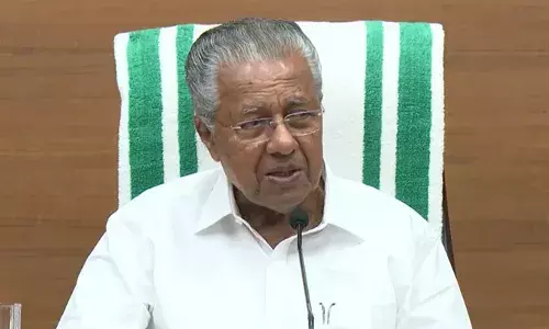 കപ്പല്‍ അപകടം വലിയ ആശങ്ക ഉണ്ടാക്കുന്നത്; കപ്പല്‍ ഇന്ധനം പുറത്തെടുക്കും വരെ 20 നോട്ടിക്കല്‍ മൈല്‍ ദൂരം മത്സ്യബന്ധനം പാടില്ല; മത്സ്യത്തൊഴിലാളികള്‍ക്ക് ആറ് കിലോ അരിയും, ഒരു കുടുംബത്തിന് 1000 രൂപ വീതവും നല്‍കുമെന്ന് മുഖ്യമന്ത്രി