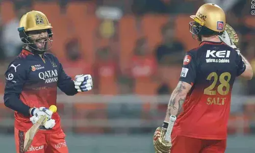 ബൗളിങ്ങിന് പിന്നാലെ ബാറ്റിങ്ങിലും ബംഗളുരു കരുത്ത്! പഞ്ചാബിനെതിരെ 8 വിക്കറ്റിന്റെ തകര്‍പ്പന്‍ ജയവുമായി ആര്‍സിബി ഐപിഎല്‍ ഫൈനലില്‍; അര്‍ദ്ധസെഞ്ച്വറിയുമായി തിളങ്ങി സാള്‍ട്ട്; നാലാം ഫൈനലിന് ആര്‍സിബി