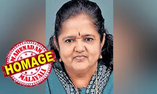 നാളെ വിരമിക്കാനിരിക്കെ എംപ്ലോയ്‌മെന്റ് ഓഫിസര്‍ ബസ് ഇടിച്ചു മരിച്ചു; സഹപ്രവര്‍ത്തകര്‍ക്കും നാട്ടുകാര്‍ക്കും ഞെട്ടലായി പ്രസന്ന കുമാരിയുടെ മരണം:  പ്രിയപ്പെട്ടവര്‍ക്ക് സ്‌നേഹ വിരുന്ന് നല്‍കാന്‍ വീട്ടിലൊരുക്കിയ പന്തല്‍ അന്ത്യയാത്രയുടേതായി