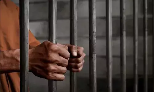 നടപ്പാക്കാത്ത പ്രവൃത്തികള്‍ക്ക് വ്യാജവൗച്ചറുകള്‍ ഉണ്ടാക്കി പണം തട്ടി; മുന്‍പഞ്ചായത്ത് സെക്രട്ടറിക്ക് ആറുവര്‍ഷം കഠിനതടവും 1,50,000 രൂപ പിഴയും