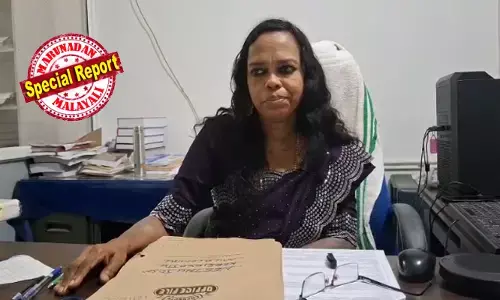 ഇതുപോലൊരു വിരമിക്കല്‍ ഇനിയുണ്ടാവില്ല; പഞ്ചായത്ത് സെക്രട്ടറിയുടെ യാത്രയയപ്പ് പൊലീസ് സുരക്ഷാവലയത്തില്‍; യാത്ര പറച്ചിലിന് തങ്ങളെ കിട്ടില്ലെന്ന് പറഞ്ഞ് പൊലീസിനെ വിളിച്ചുവരുത്തിയത് സെക്രട്ടറിയോട് ഉടക്കിട്ട പഞ്ചായത്ത് പ്രസിഡന്റ്; വിചിത്ര സംഭവങ്ങള്‍ ഇടുക്കി ജില്ലയിലെ കുമാരമംഗലം പഞ്ചായത്തില്‍