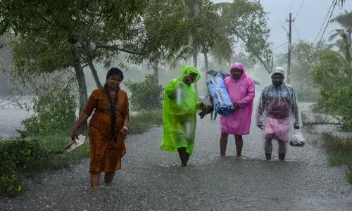 അടുത്ത അഞ്ച് ദിവസം സംസ്ഥാനത്ത് അതിതീവ്ര മഴയ്ക്ക് സാധ്യത; ഒപ്പം ശക്തമായ കാറ്റും മിന്നലുമെന്ന് പ്രവചനം; എല്ലാ ജില്ലകളിലും ഇന്ന് യെല്ലോ അലേര്‍ട്ട്: മൂന്ന് ജില്ലകളിലെ വിദ്യാഭ്യാസ സ്ഥാപനങ്ങള്‍ക്ക് അവധി: കേരളം അതീവ ജാഗ്രതയില്‍
