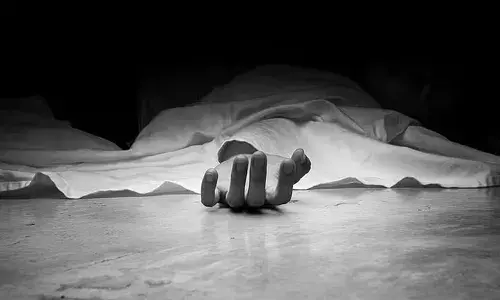 പാടശേഖരത്തില്‍ മീന്‍ പിടിക്കാന്‍ പോയി; കോട്ടയത്ത് വള്ളം മറിഞ്ഞ് രണ്ടു പേര്‍ മുങ്ങി മരിച്ചു