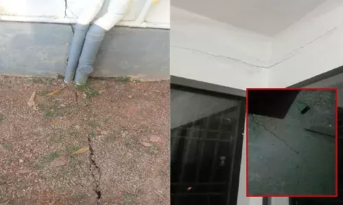 ഓഡിറ്റോറിയത്തിന് വാഹന പാർക്കിങ് ഒരുക്കാൻ മണ്ണെടുത്തു; വീട്ടു മുറ്റത്തും ചുമരിലും വിള്ളൽ; സെപ്റ്റിക്ക് ടാങ്കിനും കേടുപാടുകൾ; പരിഹാരം കാണാമെന്ന ഉറപ്പും പാലിച്ചില്ല; വീടും സ്ഥലവും അപകടാവസ്ഥയിലെന്ന് പരാതി