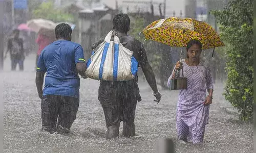 സംസ്ഥാനത്ത് അടുത്ത് അഞ്ച് ദിവസത്തേക്ക് കൂടി മഴ; നാല് ജില്ലകളില്‍ യെല്ലോ അലേര്‍ട്ട്; നാല് ഡാമുകളില്‍ റെഡ് അലേര്‍ട്ട്; 177 ദുരിതാശ്വാസ ക്യാമ്പുകള്‍