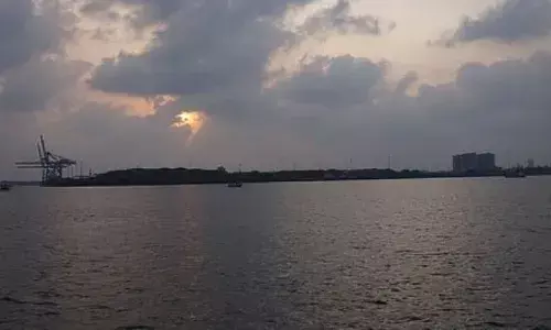 കൊച്ചി കായലിൽ ചാടിയ ടാൻസാനിയന്‍ നാവികസേനാ ഉദ്യോഗസ്ഥനെ കാണാതായി; ഒഴുക്കിൽപ്പെട്ടത് പരിശീലനത്തിനിടെ