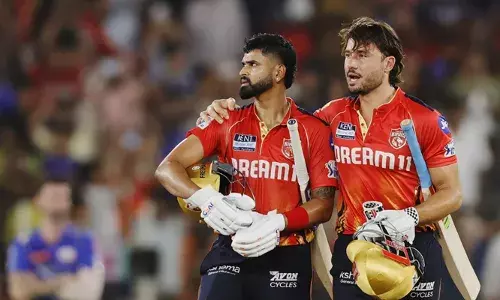 ജയിച്ച പഞ്ചാബിനും തോറ്റ മുംബൈയ്ക്കും കനത്ത പിഴ; ശ്രേയസ് അയ്യര്‍ക്ക് 24 ലക്ഷം രൂപ പിഴ;  ഹാര്‍ദിക് പാണ്ഡ്യക്ക് 30 ലക്ഷം; കുറഞ്ഞ ഓവര്‍ നിരക്കിന്  ഇംപാക്ട് പ്ലേയര്‍ ഉള്‍പ്പെടെ കളിച്ചവര്‍ക്കെല്ലാം കൂട്ടപ്പിഴ ചുമത്തി  ബിസിസിഐ