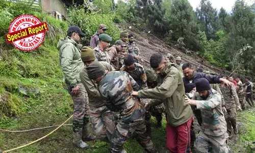 പേമാരിയും പ്രളയവും മണ്ണിടിച്ചിലും; വടക്ക്-കിഴക്കന്‍ സംസ്ഥാനങ്ങളില്‍ ജനജീവിതം താറുമാറായി; സിക്കിമിലെ ഛാത്തനില്‍ സൈനിക ക്യാമ്പ് തകര്‍ന്ന് മൂന്നുപേര്‍ മരിച്ചു; ആറുപേരെ കാണാതായി; അസം, അരുണാചല്‍ പ്രദേശ്, മിസോറം, മേഘാലയ, മണിപ്പൂര്‍ സംസ്ഥാനങ്ങളിലായി ഇതുവരെ മരിച്ചത് 34 പേര്‍