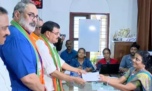 നിലമ്പൂര്‍ തിരഞ്ഞെടുപ്പ്: അഡ്വ. മോഹന്‍ ജോര്‍ജ് നാമനിര്‍ദേശ പത്രിക സമര്‍പ്പിച്ചു;  വികസിത നിലമ്പൂര്‍ ബിജെപിയുടെ ലക്ഷ്യം; മോഹന്‍ ജോര്‍ജ് നിലമ്പൂരിന്റെ മകനെന്ന് രാജീവ് ചന്ദ്രശേഖര്‍