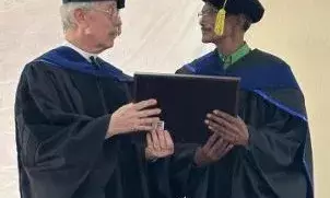 എഴുത്തുകാരനും ചിന്തകനുമായനൈനാന് മാത്തുള്ളാക്ക് ഡോക്ടറേറ്റ് എഴുത്തുകാരനും ചിന്തകനുമായനൈനാന് മാത്തുള്ളാക്ക് ഡോക്ടറേറ്റ്